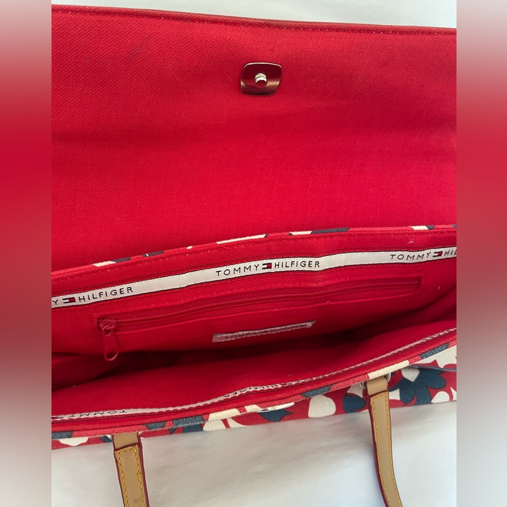 Tommy Hilfiger red, white, & blue floral bag - Picture 5 of 5